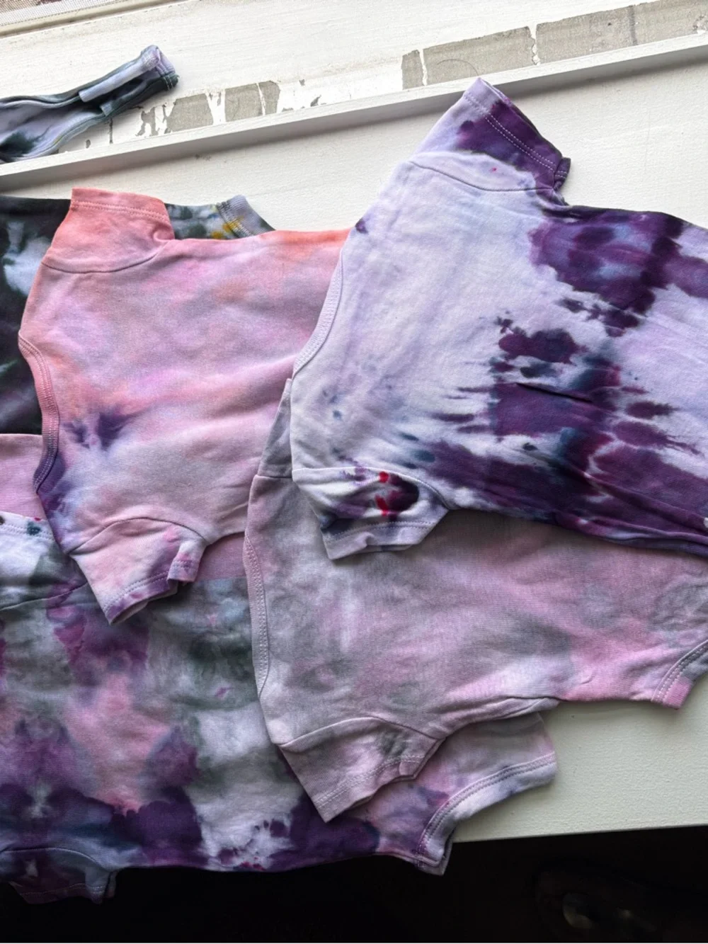 Lot of Tie-Dye Baby Onesies - Green, Pink, Purple Mix - size newborn-6 months